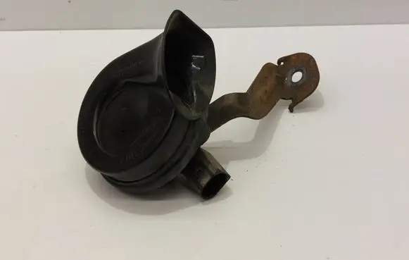 Volkswagen PASSAT B6 Horn signal 3C0951221A