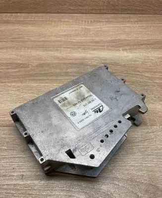 Volkswagen Golf III ABS control unit/module 1H0907379