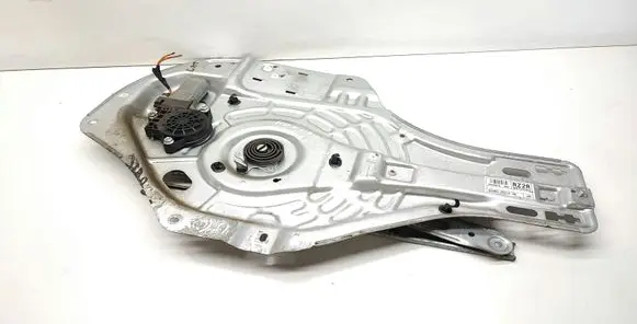 Hyundai Tucson JM Front door window regulator with motor 824802E010