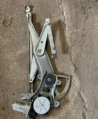 Mitsubishi Outlander Front door window regulator with motor 803050