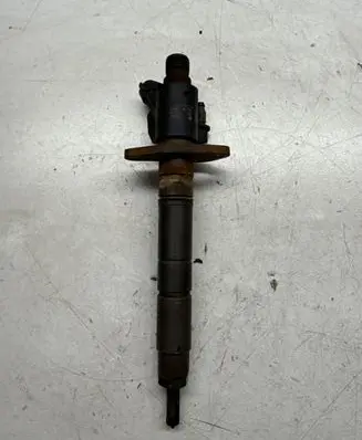 Fuel injector
