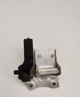 BMW 5 F10 F11 Radiator mount bracket 7186513