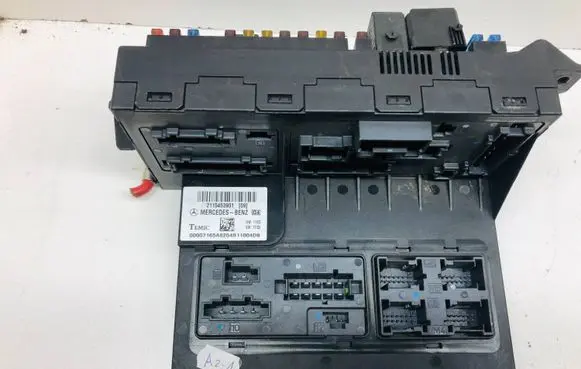 Mercedes-Benz E W211 SAM control unit 2115453901