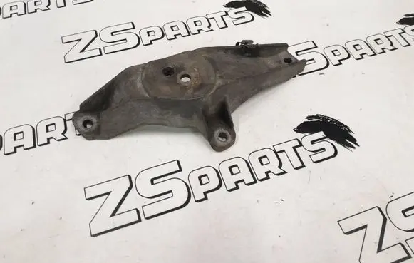 BMW 5 E39 Engine mounting bracket 1096079