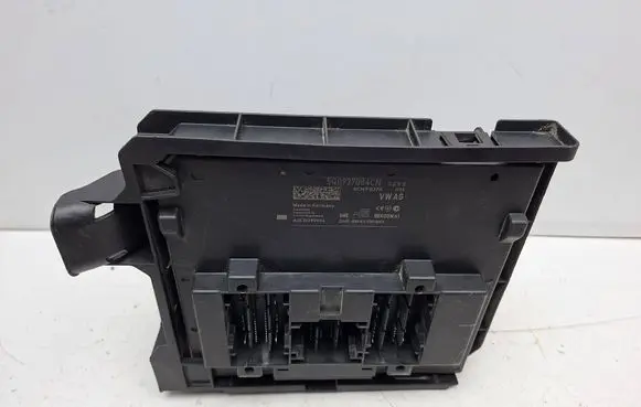 Volkswagen Golf VII Central body control module 5Q0937084CN A2C10390904 BCMPQ37H