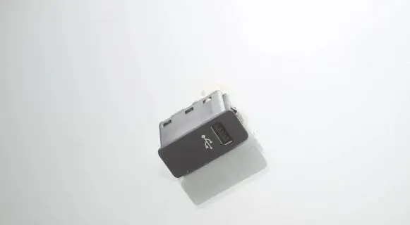 BMW i3 USB socket connector 6820397 84106820397