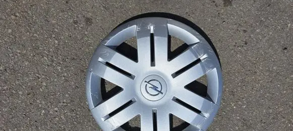 Opel Vivaro R16 wheel hub/cap/trim 