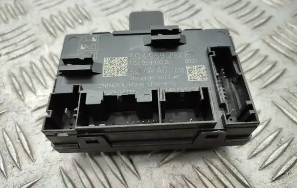 Volkswagen Golf VII Door control unit/module 5Q4959392E