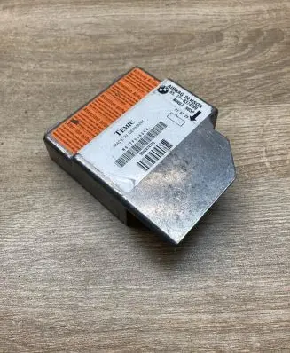 BMW 5 E39 Airbag control unit/module 8374799 MRSZ9032