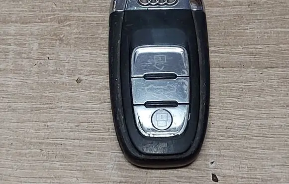 Audi A4 S4 B8 8K Ignition key/card 8T0959754D