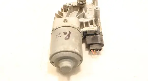 Volkswagen Golf V Wiper motor 0390241744