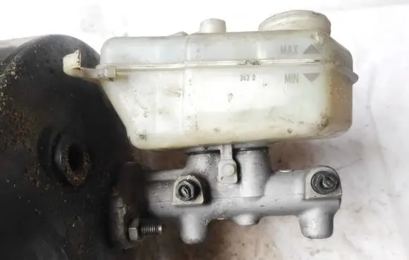Master brake cylinder