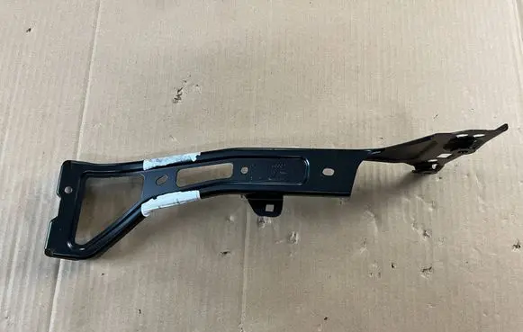 Audi A4 S4 B9 Fender mounting bracket 8W0821135