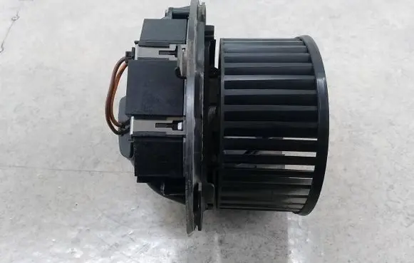 Volkswagen Golf Plus Heater fan/blower 