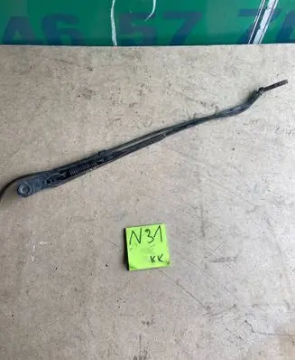 Mercedes-Benz Vito Viano W638 Front wiper blade arm