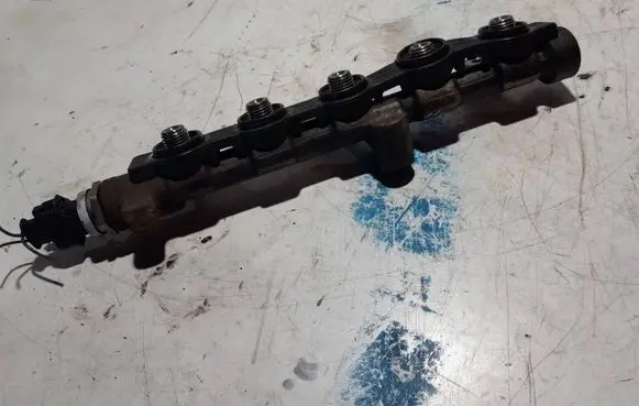 Opel Vivaro Fuel main line pipe 0445214251