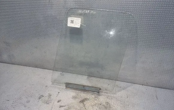 Mercedes-Benz Sprinter W901 W902 W903 W904 Front door window glass four-door