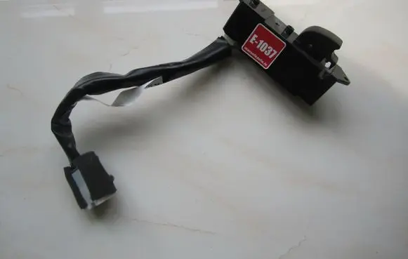 Mitsubishi Outlander Electric window control switch MR502237