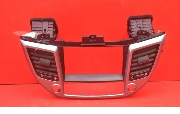 Hyundai Tucson JM Dashboard side air vent grill/cover trim 84740-D7100