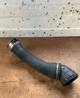 BMW X3 E83 Intercooler hose/pipe 7789048