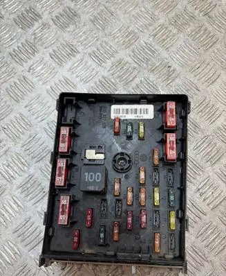 Volkswagen PASSAT B6 Fuse module 3C0937125 63592777 4235678