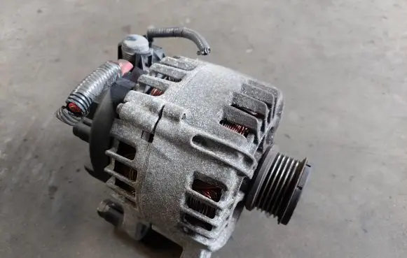 Ford Fiesta Generator/alternator 8V2110300BB 109002525 2543428A