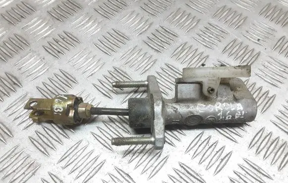 Toyota Corolla E120 E130 Clutch master cylinder