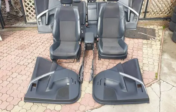 Toyota RAV 4 (XA40) Seat and door cards trim set 