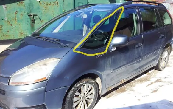 Citroen C4 Grand Picasso Front triangle window/glass 