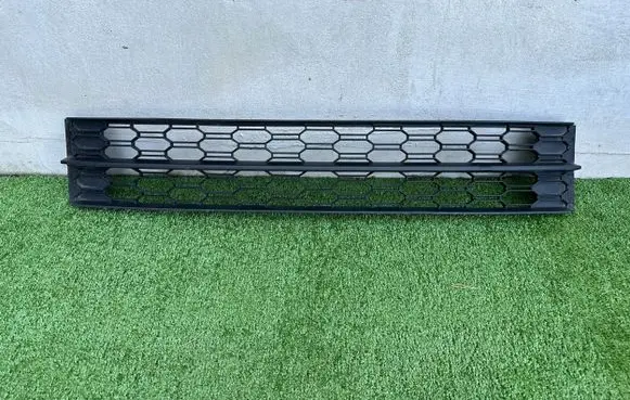 Skoda Octavia Mk3 (5E) Front bumper lower grill 5E0853677J