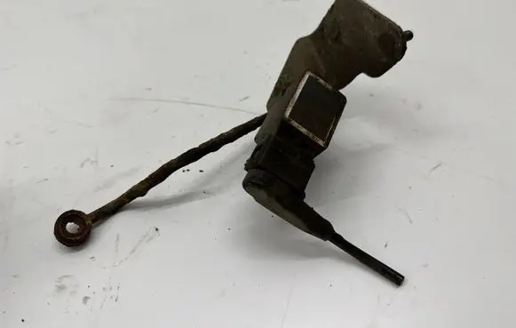 Mercedes-Benz E W211 Rear height level sensor lever A0105422717