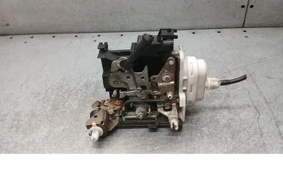 Audi A3 S3 8L Front door lock 8L1837016C