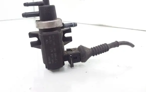 Audi A6 S6 C4 4A Turbo solenoid valve 1H0906627 72190320