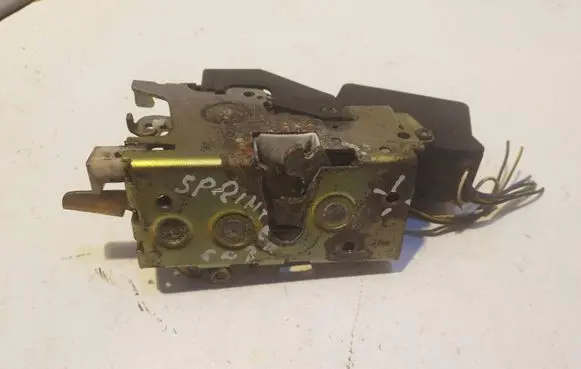 Mercedes-Benz Sprinter W901 W902 W903 W904 Front door lock 901720 9017200535