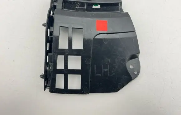 Volvo XC40 Front bumper mounting bracket 31455242