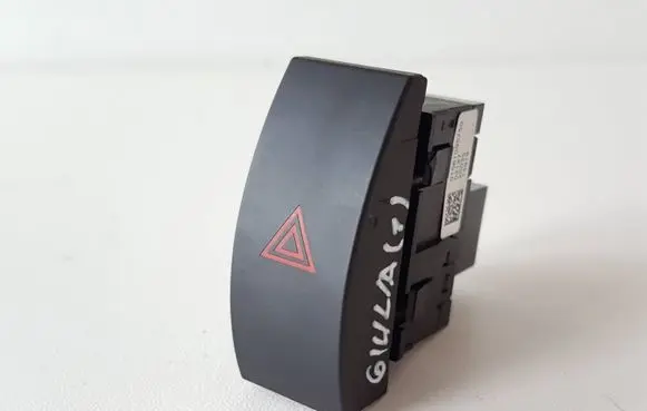 Alfa Romeo Giulia Hazard light switch 01561095750 20035 02127