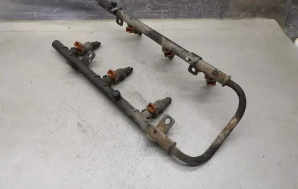 Chrysler Voyager Fuel injectors set 4612402