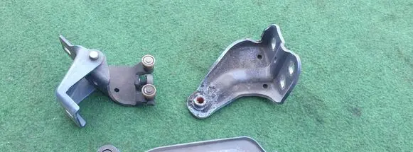 Dacia Dokker Sliding door upper roller guide/hinge 777957489R 824A72208R 745971212R