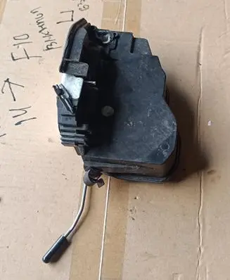 BMW X5 E70 Front door lock 7283630