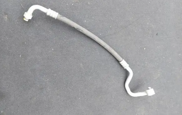 Volkswagen Multivan T5 Air conditioning (A/C) pipe/hose 7H0820721R