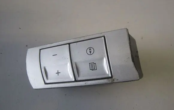 Chrysler 300 - 300C Steering wheel buttons/switches OUZ56XZAAC