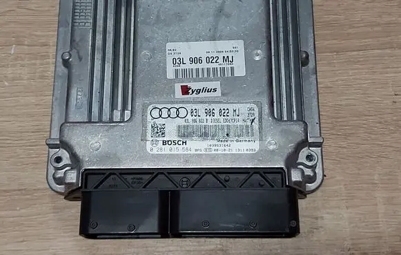 Audi A4 S4 B8 8K Engine control unit/module 03L906022MJ
