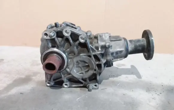 Gearbox transfer box case