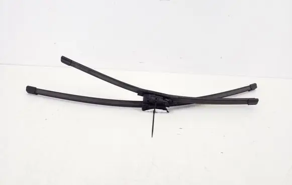 Volvo V50 Front wiper blade arm