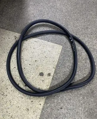 Volkswagen Caddy Front door rubber seal