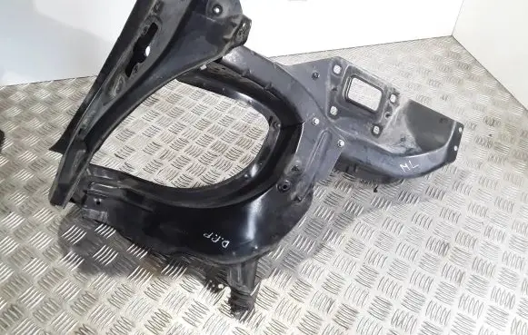 Mercedes-Benz ML W164 Headlight/headlamp mounting bracket A2048173420