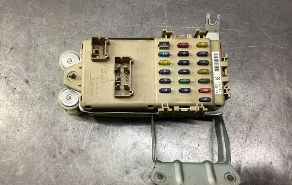 Subaru Outback Fuse box set JB200400