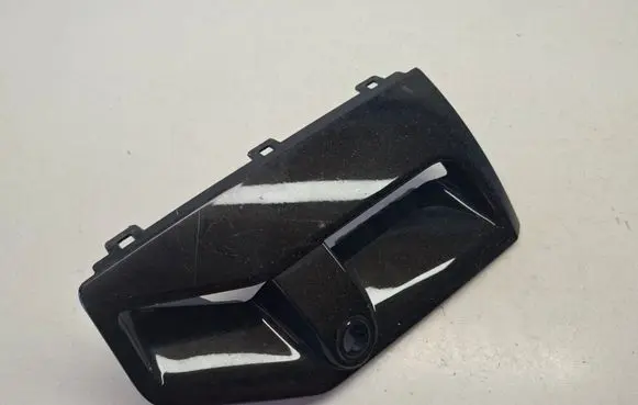 BMW 7 G70 Front bumper lower grill 8083178 51118083178