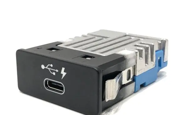 BMW 5 G30 G31 G38 USB socket connector 8711939