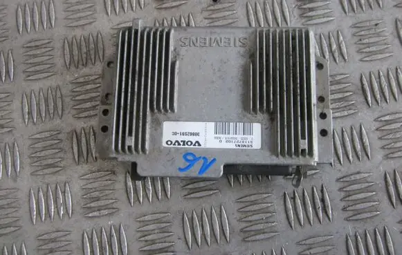 Volvo S40, V40 Engine control unit/module 30862591-OC S113727102D